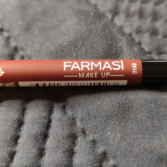 Farmasi make up combo - Picture 12 of 13